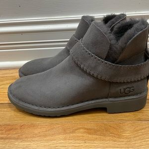 UGG Women's Twinface Sheepskin Ankle Booties